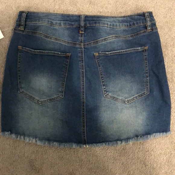 Distressed Jean skirt - Picture 2 of 2
